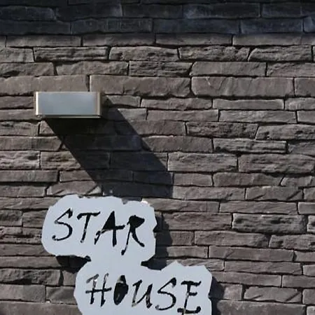 Konukevi Star House Hevlín